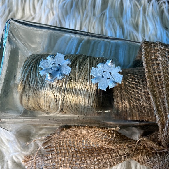 Blue flower earrings - Picture 4 of 4